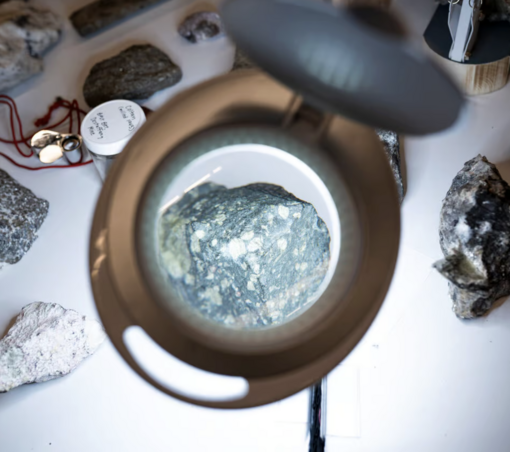 Rock under a magnifying glass

Photo: Jimmy Jeong