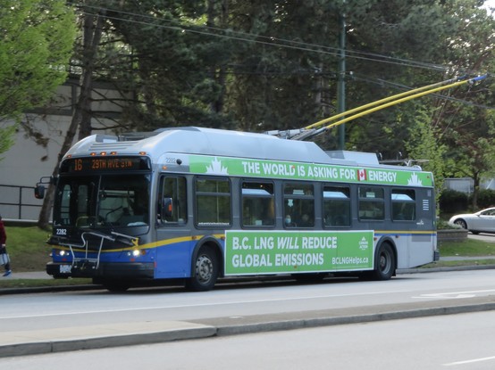 Translink trolleybus carrying misleading advert "BC LNG WILL REDUCE GLOBAL EMISSIONS"
Stephen Rees photo CC Licensed